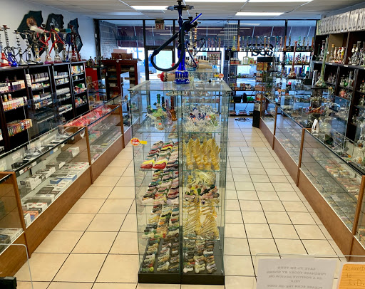 Tobacco Shop «Smoke Tokz Head Shop KC», reviews and photos, 1263 W 103rd St, Kansas City, MO 64114, USA