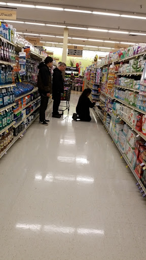 Grocery Store «Jewel-Osco», reviews and photos, 819 S Elmhurst Rd, Des Plaines, IL 60016, USA