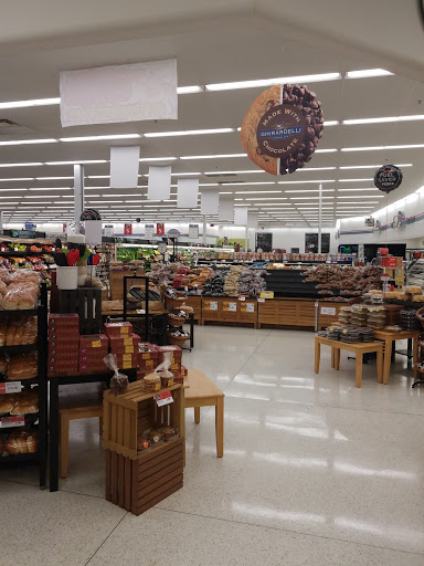 Supermarket «Hy-Vee», reviews and photos, 2453 N Court St, Ottumwa, IA 52501, USA