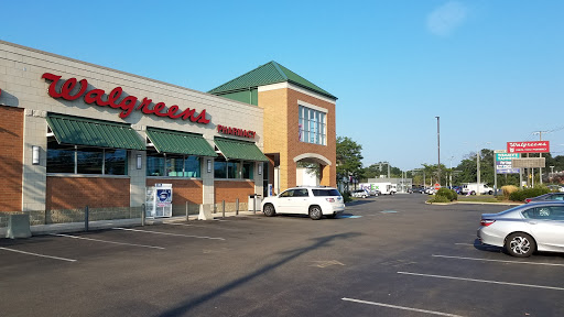 Walgreens, 1036 W Main St, Branford, CT 06405, USA, 