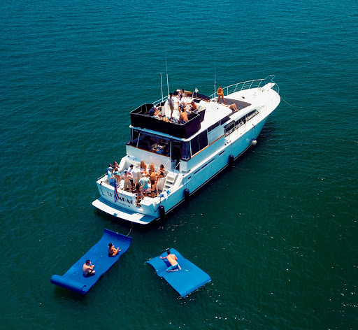 Champagne Yacht Rental And Charter San Diego 1 833 739 2248