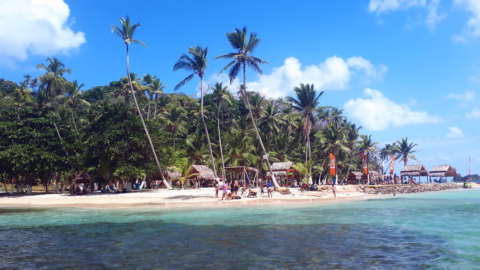 Fotografija Plaža otoka Mamey nahaja se v naravnem okolju