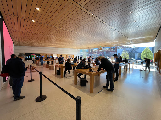 Computer Store «Apple Southlake Town Square», reviews and photos, 260 Grand Ave, Southlake, TX 76092, USA