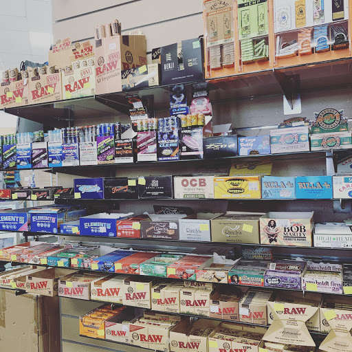 Tobacco Shop «AK SMOKE SHOP», reviews and photos, 5135 W Shaw Ave, Fresno, CA 93722, USA