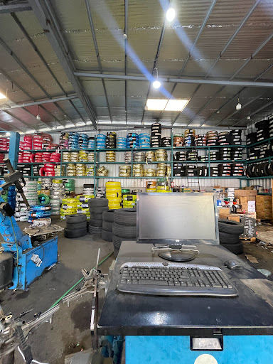 شركة القيادة والوفاء كفرات زيوت بطاريات 