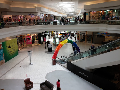 Restaurant «The Cheesecake Factory», reviews and photos, 53 Woodfield Rd, Schaumburg, IL 60173, USA