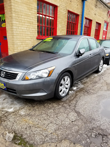 Auto Repair Shop «5 Star Auto Service And Sales», reviews and photos, 7446 N Clark St, Chicago, IL 60626, USA