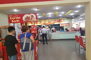 Chowking Plaza Leon image