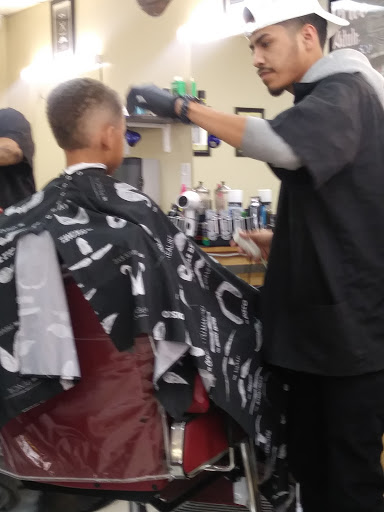 Barber Shop «Headline Barber Shop», reviews and photos, 286 Baldwin Ave, Pontiac, MI 48342, USA