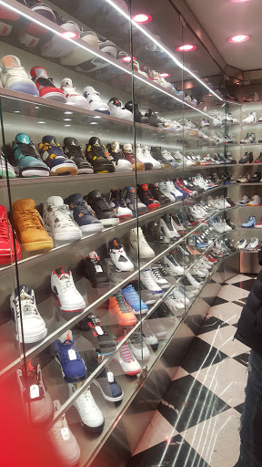 Stores to buy women s white sneakers Paris