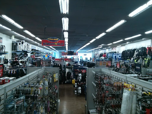 Motorcycle Parts Store «Cycle Gear», reviews and photos, 9128 Marshall Dr, Lenexa, KS 66215, USA
