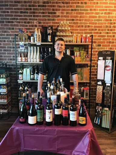 Wine Store «Red Gamay Wines & Liquors», reviews and photos, 45 Merrick Rd, Amityville, NY 11701, USA