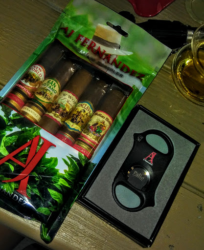 Tobacco Shop «Paradise Island Smoke Shop», reviews and photos, 3316 Snapfinger Rd, Lithonia, GA 30038, USA