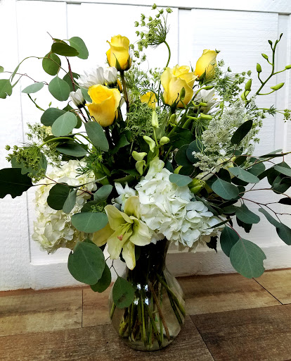 Gift Shop «Fireplace Gifts & Florist», reviews and photos, 6800 E Main St, Reynoldsburg, OH 43068, USA