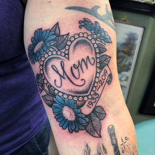 Tattoo Shop «Gold Rush Tattoo», reviews and photos, 1779 Newport Blvd # B, Costa Mesa, CA 92627, USA