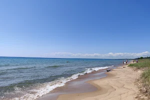 Lake michigan US-2 beach parking image