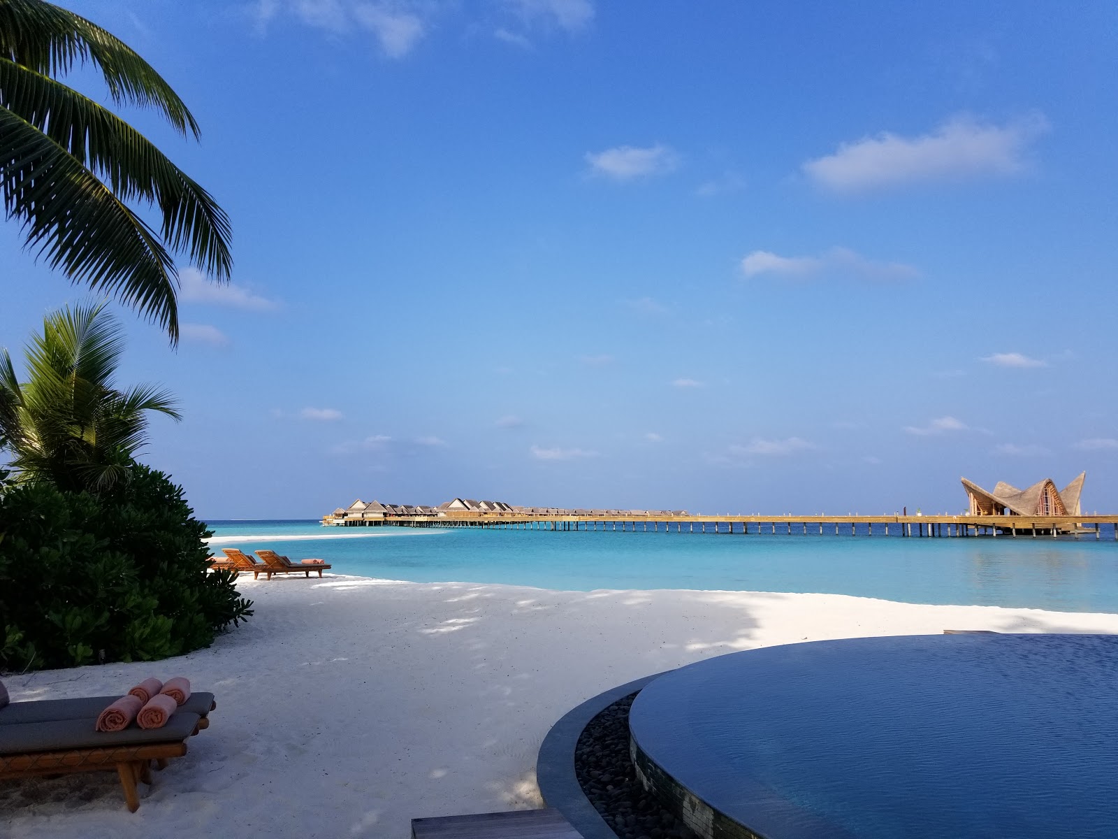 Valokuva Joali Maldivesista. - suosittu paikka rentoutumisen tuntijoille