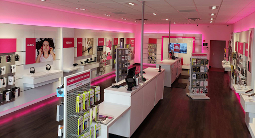 Cell Phone Store «T-Mobile», reviews and photos, 45 Marginal Way #3, Portland, ME 04101, USA