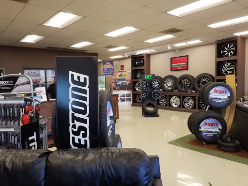 Auto Repair Shop «Gateway Tire & Service Center», reviews and photos, 1021 W McEwen Dr, Franklin, TN 37067, USA