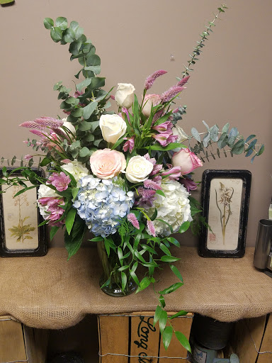 Florist «Country Village Florist and Gifts, Inc.», reviews and photos, 212 E Main St, East Islip, NY 11730, USA