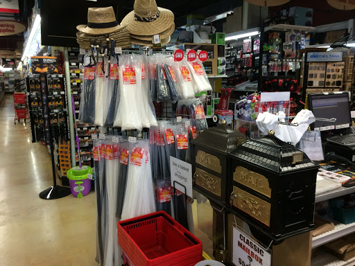 Hardware Store «Miami Home Centers, Benjamin Moore Paint Center, Pinecrest», reviews and photos, 11921 S Dixie Hwy, Miami, FL 33156, USA