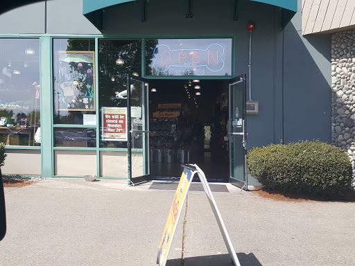 Pet Supply Store «Mud Bay», reviews and photos, 4816 Point Fosdick Dr NW, Gig Harbor, WA 98335, USA