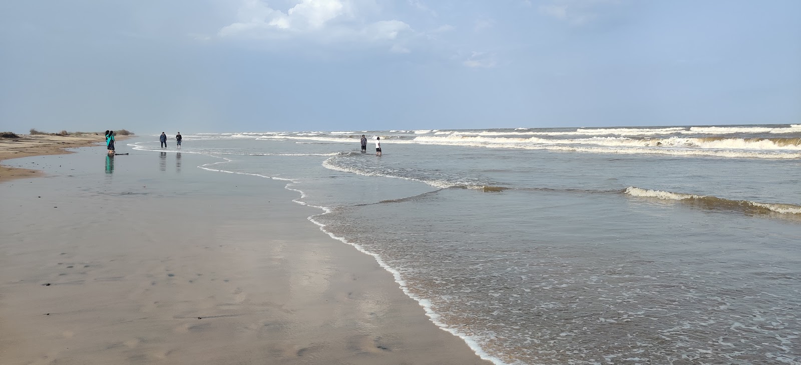 Hamsaladeevi Beach的照片 带有碧绿色纯水表面