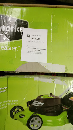 Thrift Store «Goodwill Outlet», reviews and photos, 294 Lincoln Hwy, North Versailles, PA 15137, USA