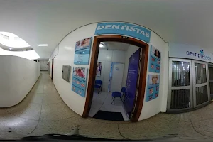 Clínica Médica e Odontológica Sempre Vida Carijós image