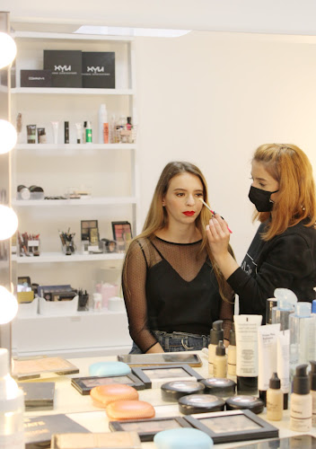 Estúdio de Maquilhagem Makeup School & Beauty Lounge - Porto
