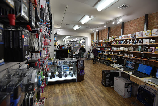 Electronics Store «Lucas Electronics», reviews and photos, 886 Manhattan Ave, Brooklyn, NY 11222, USA