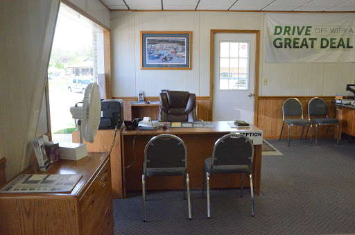 Used Car Dealer «Wayne Hall Chrysler Jeep Dodge», reviews and photos, 507 E Main St, Anamosa, IA 52205, USA