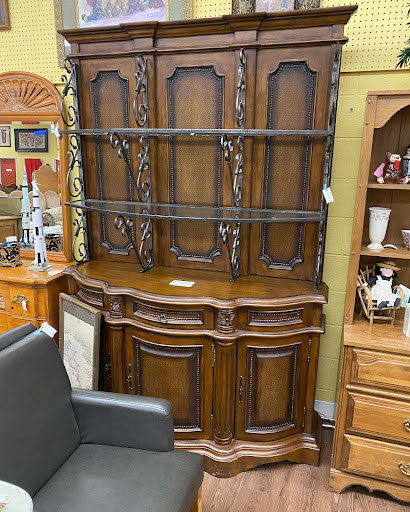 Used Furniture Store «New & Again Consignment Furniture Gallery», reviews and photos, 210 S School St, Lodi, CA 95240, USA
