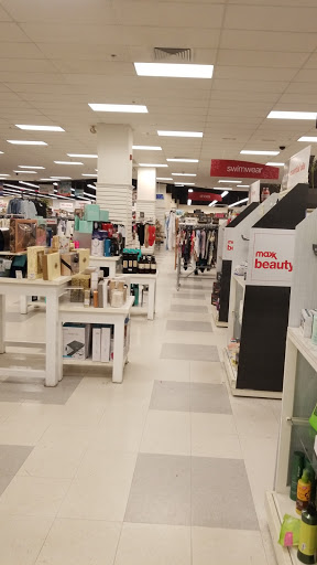 Department Store «T.J. Maxx & HomeGoods», reviews and photos, 7 Neponset St, Worcester, MA 01606, USA