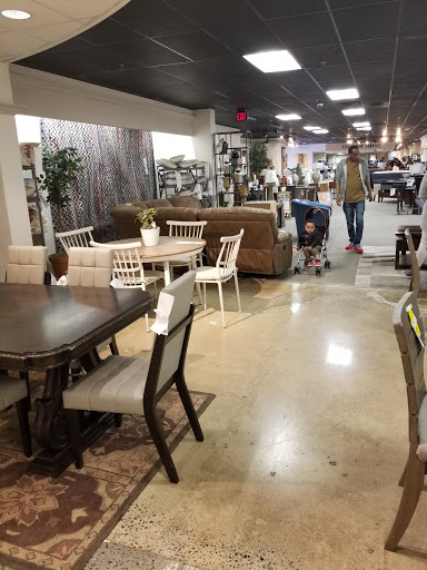 Outlet Store «Rooms To Go Outlet Furniture Store - Norcross», reviews and photos, 6288 Dawson Blvd, Norcross, GA 30093, USA