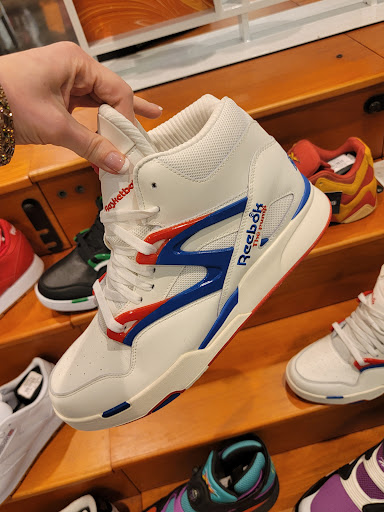 Clothing Store «Champs», reviews and photos, 205 E Broadway, Bloomington, MN 55425, USA