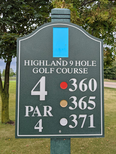 Golf Course «Highland 9-Hole Golf Course», reviews and photos, 1797 Edgcumbe Rd, St Paul, MN 55116, USA