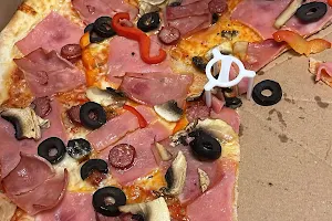 Luu Pizza image