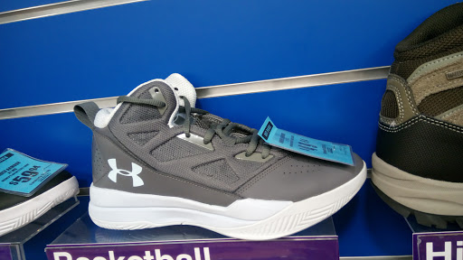 Sporting Goods Store «Big 5 Sporting Goods - Longview», reviews and photos, 600 Triangle Shopping Center #150, Longview, WA 98632, USA