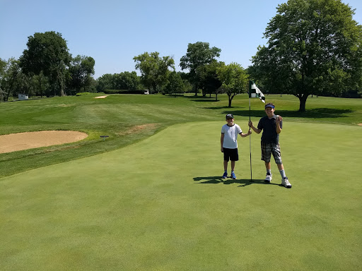 Golf Course «Twin Lakes Golf Course», reviews and photos, 400 W 59th St, Westmont, IL 60559, USA