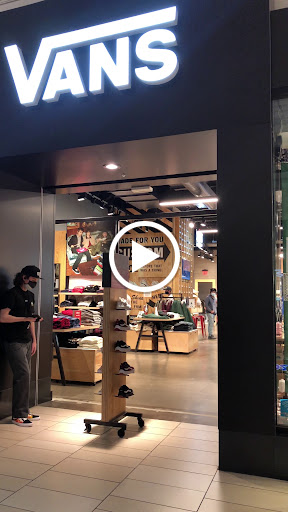 Vans, 9736 W Northern Ave, Peoria, AZ 85345, USA, 