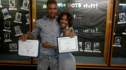 Shopping Mall «Folcroft Shopping Center», reviews and photos, 1800 Delmar Dr, Folcroft, PA 19032, USA