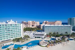 Hotel Krystal Cancún image