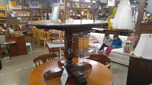Thrift Store «Empty the Nest», reviews and photos, 8812 7th Ave N, Golden Valley, MN 55427, USA