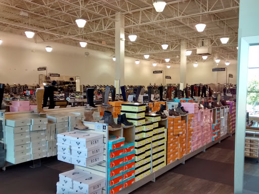 Shoe Store «DSW Designer Shoe Warehouse», reviews and photos, 10515 N Mopac Expy, Austin, TX 78759, USA