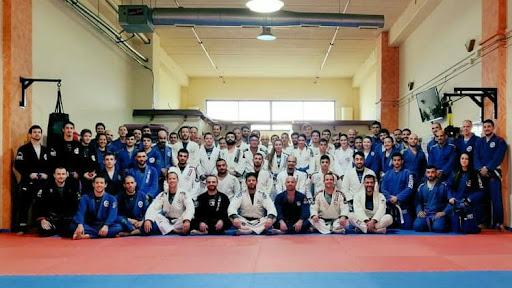 Academies to learn self-defense Tel Aviv