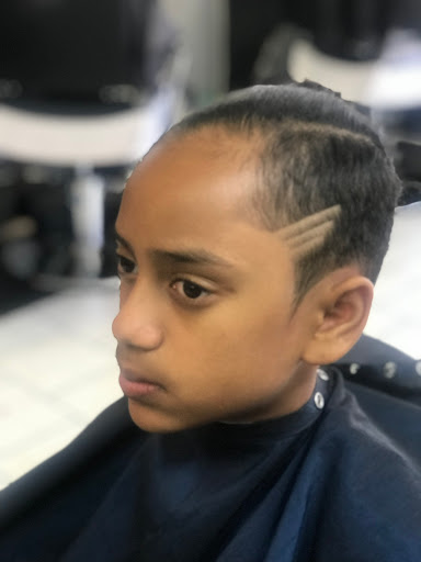 Barber Shop «Big Boys Barber Shop», reviews and photos, 930 W Sublett Rd # 141, Arlington, TX 76017, USA