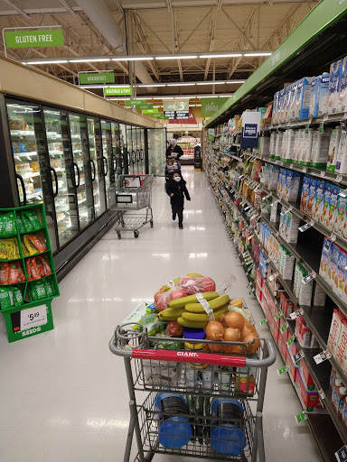 Grocery Store «Giant Food Stores», reviews and photos, 4001 New Falls Rd, Levittown, PA 19056, USA