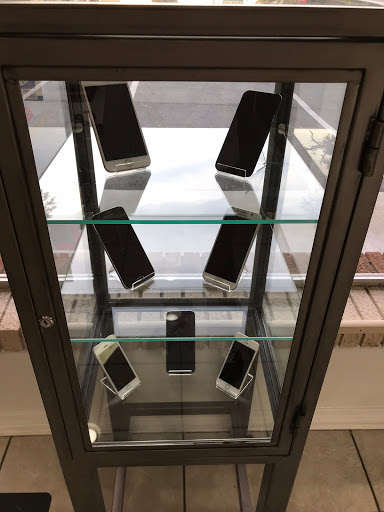 Electronics Repair Shop «In & Out Smart Repair», reviews and photos, 1222 Bienville Blvd, Ocean Springs, MS 39564, USA