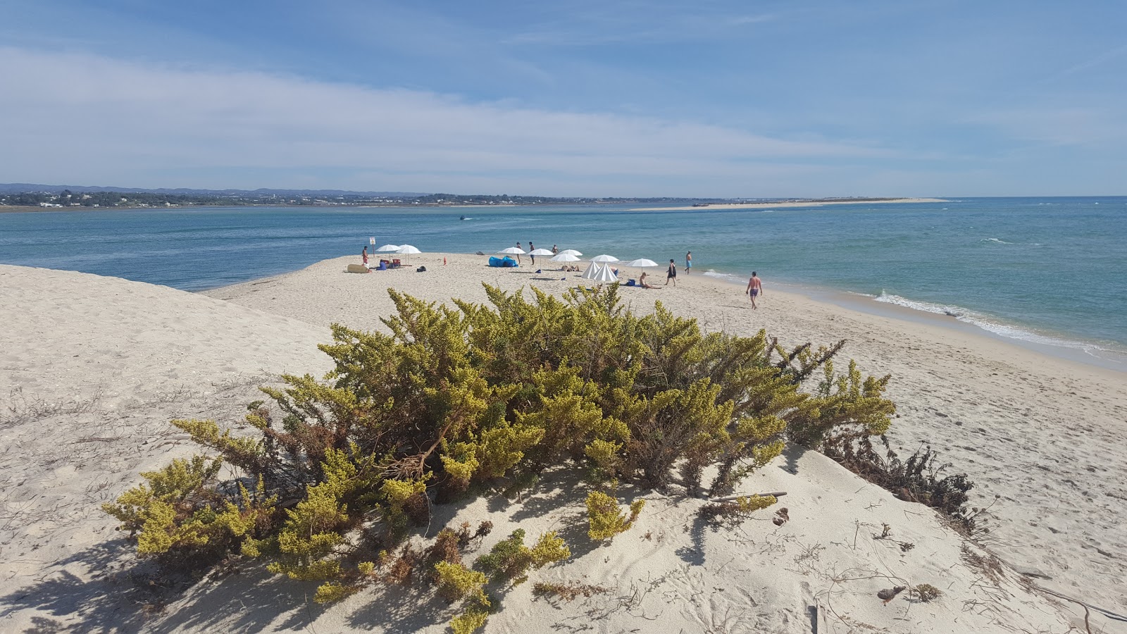 Φωτογραφία του Barra da Fuseta με μακρά ευθεία ακτή